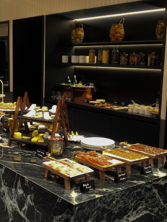 Kozmo & - Small Luxury Of The World 5* Budapest